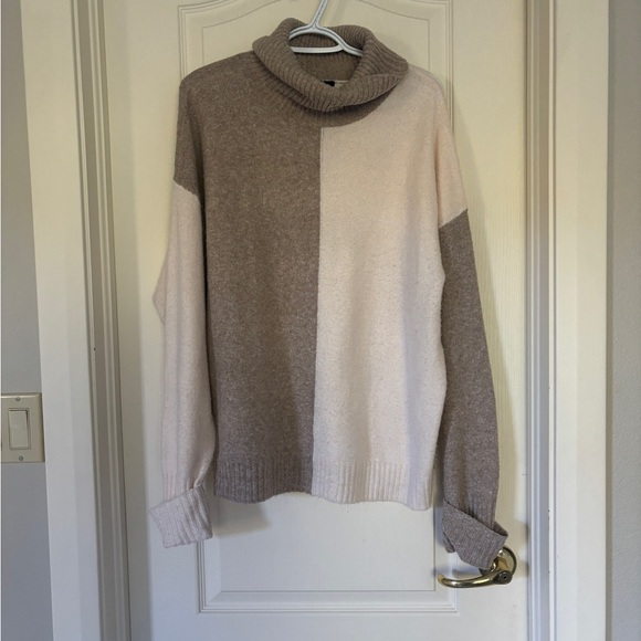 Fortune + Ivy Colorblock Turtleneck Sweater Beige Taupe Size L - Picture 5 of 5